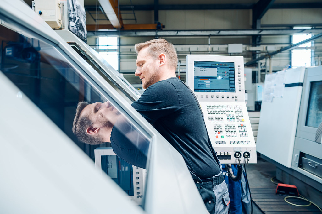 The Complete Guide to CNC Machining for Precision Parts