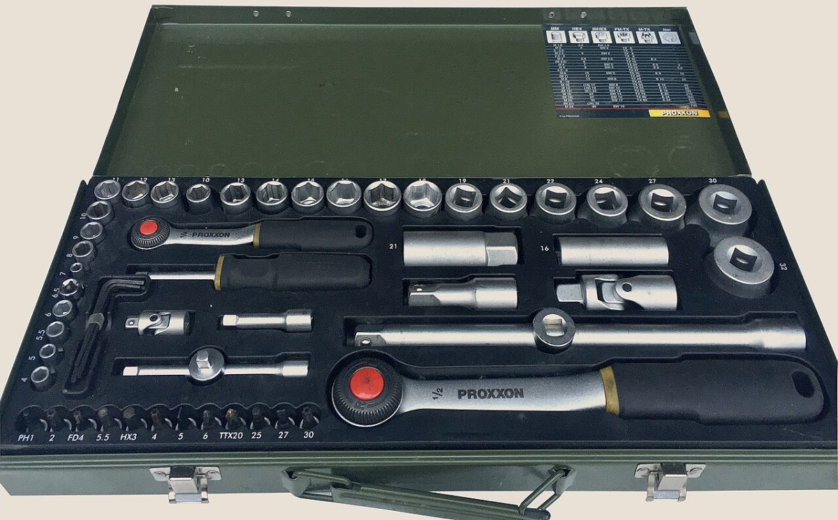 Passivation & Electropolishing of Stainless Steel: Corrosion-Proofing Machined Parts